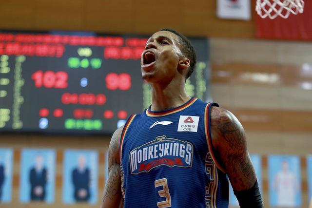 前NBA球员迪亚基特加盟迪拜篮球队，期待新赛季表现